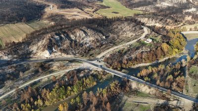 Karabük’te yaz aylarında çıkan orman yangınlarında zarar gören ağaçlarla, sonbaharın
