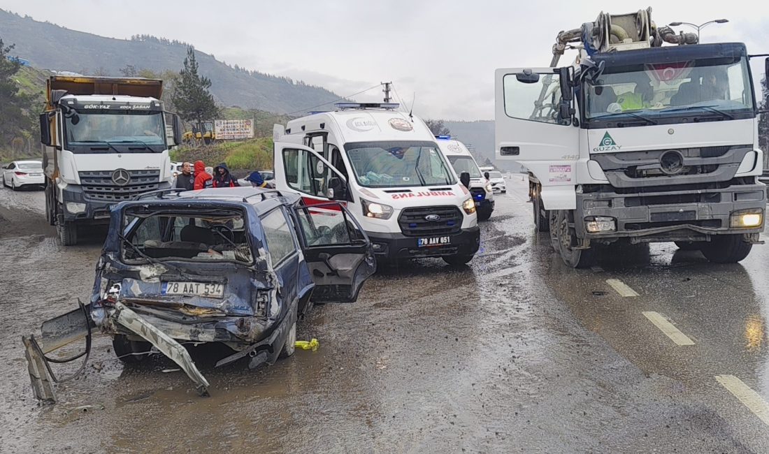 Karabük’te beton mikseri ile otomobilin çarpışması sonucu 1’i çocuk olmak