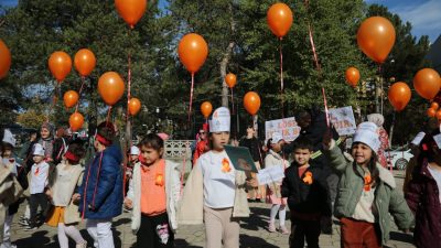 Karabük’ün Eflani ilçesinde ana sınıfı öğrencileri, lösemi hastalığına dikkati çekmek