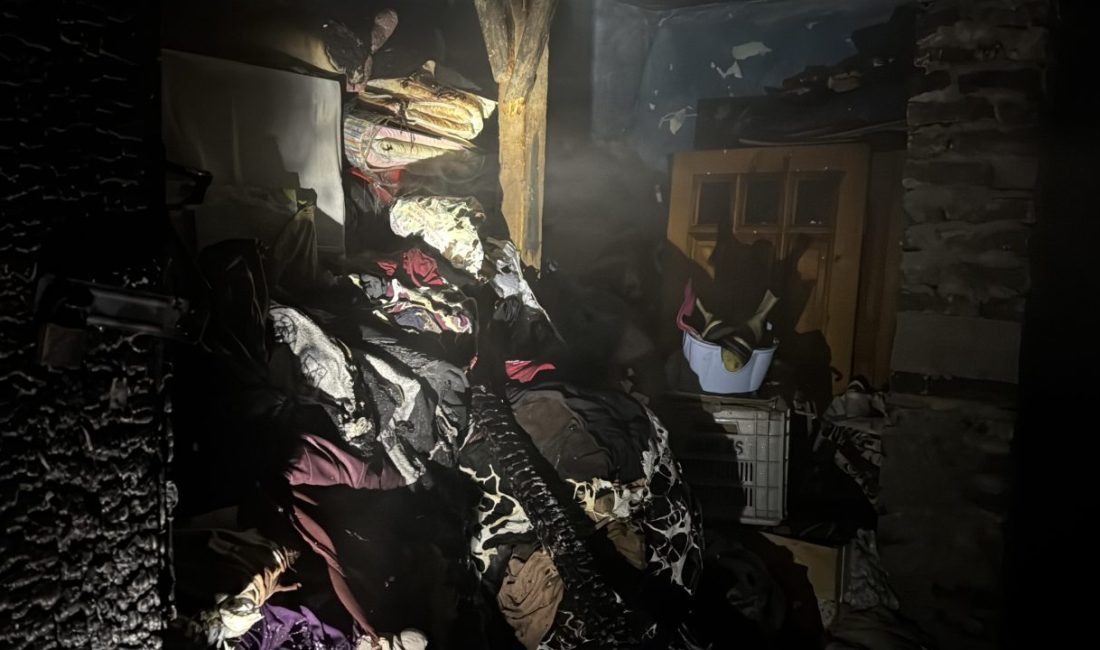 Karabük’te apartmanın giriş katında çıkan yangın söndürüldü. Yeşil Mahalle Papatya