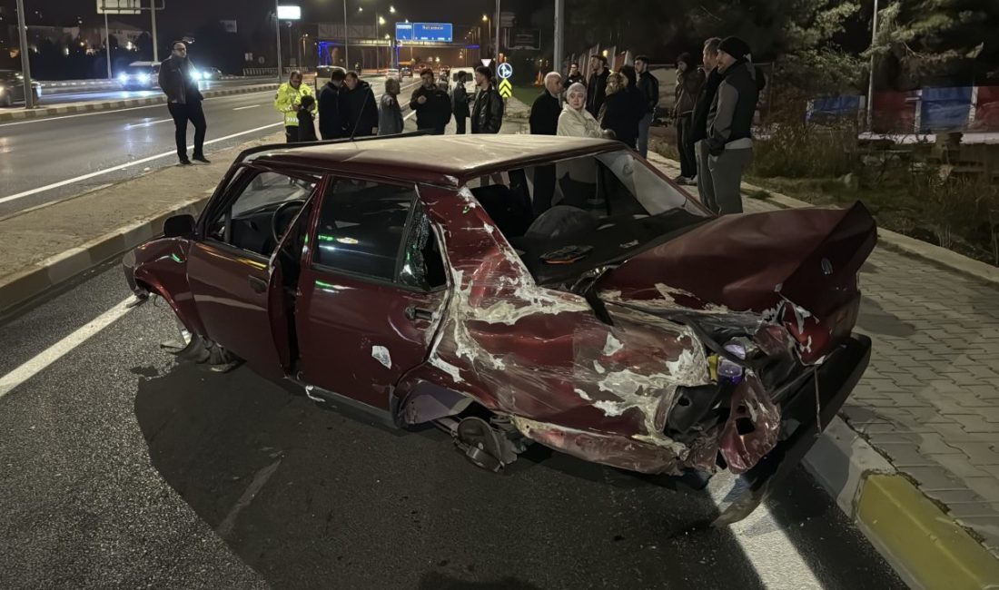 Karabük’te minibüsle çarpışması sonucu yaralanan otomobilin sürücüsü hastaneye kaldırıldı. Y.E.