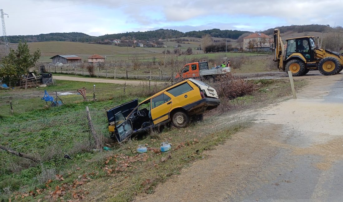 Karabük’ün Eflani ilçesinde, hafif ticari araç ile otomobilin çarpıştığı kazada