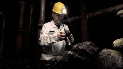 Zonguldak’ta kömürün yer üstüne yolculuğunu fotoğraf karelerine yansıtan Türkiye Taşkömürü