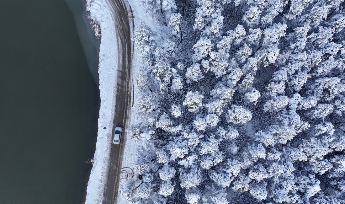 Bolu, Düzce ve Karabük’ün yüksek kesimlerinde etkisini sürdüren kar yağışıyla