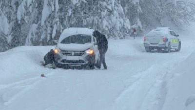 Bolu, Bartın ve Zonguldak’ta etkili olan kar yağışı ve buzlanma
