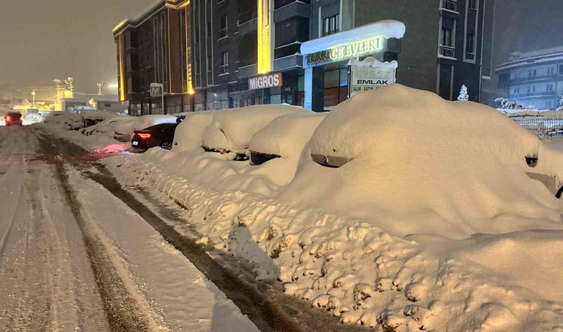 Karabük’ün Safranbolu ilçesinde yoğun bir şekilde devam eden kar yağışıyla,