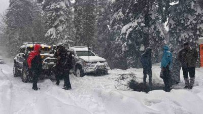 Karabük’ün Sarıçiçek Yaylası’nda yoğun kar yağışı ve olumsuz hava şartları