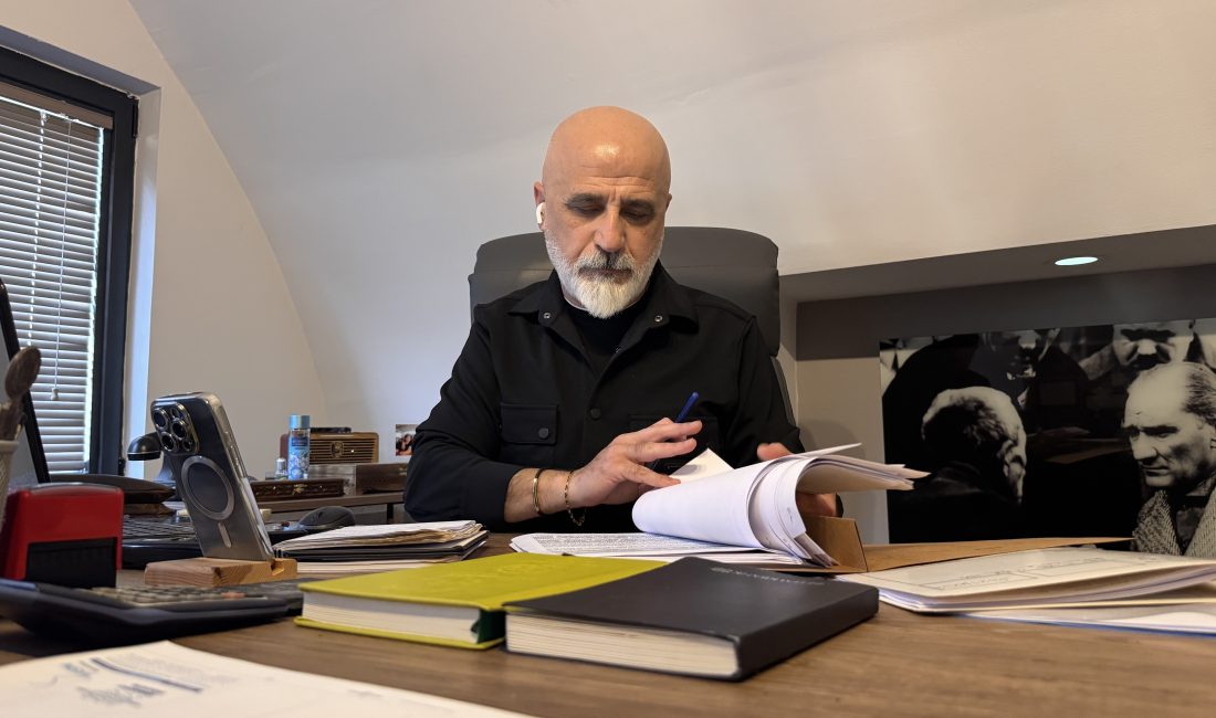 Zonguldak’ın Karadeniz Ereğli ilçesinde yaşayan avukat Mesut Avcı, gönüllü kök