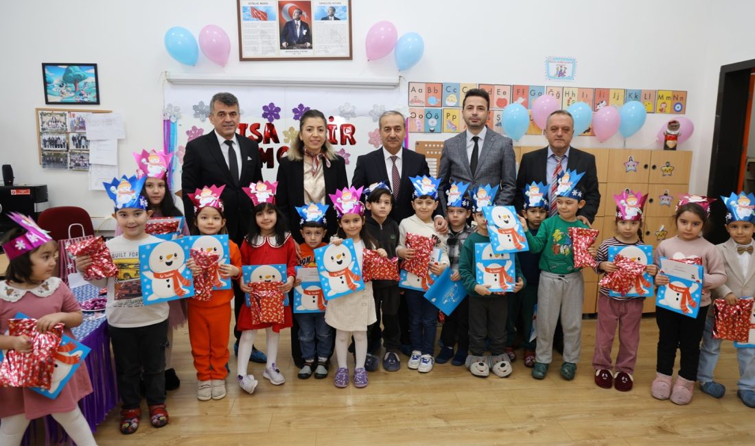 Karabük’te öğrenciler, karnelerini alarak yarıyıl tatiline girdi. Karabük ve ilçelerinde