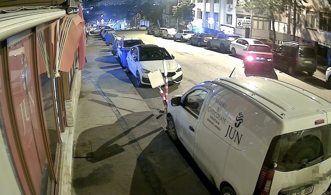 Karabük’te park halindeki 5 araca çarptıktan sonra otomobilini bırakıp kaçan