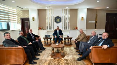 Karabük Gazeteciler ve İletişim Derneği Yönetimi Karabük Valisi Oktay Çağatay’ı