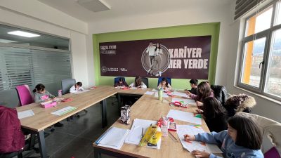 Yenice Gençlik Merkezi, yarıyıl tatiline girilmesiyle birlikte düzenlediği “Kış Kulübü”