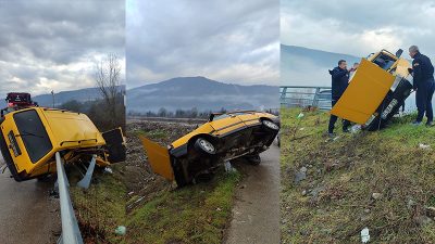 Karabük’ün Yenice ilçesinde kontrolden çıkan otomobilin kaldırımda bulunan demir bariyere