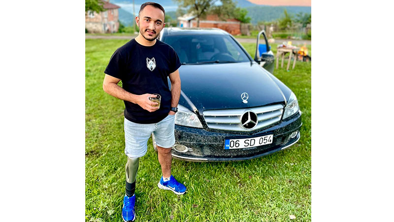 Kayseri’de terör gazisi Ferdi Çatal, gazi olduğu durakta intihar etti.