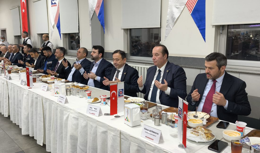 Karabük Demir ve Çelik Fabrikalarında (KARDEMİR) iftar programı yapıldı. Fabrikanın merkez