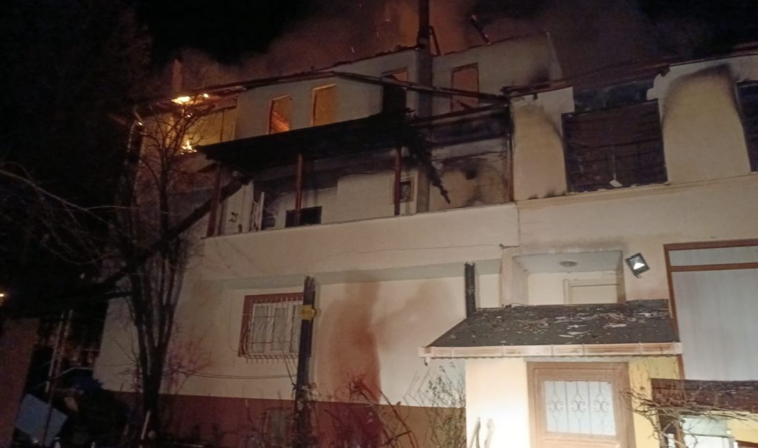 Karabük’ün Safranbolu ilçesine bağlı Sarıahmetli köyünde 3 katlı bir evde