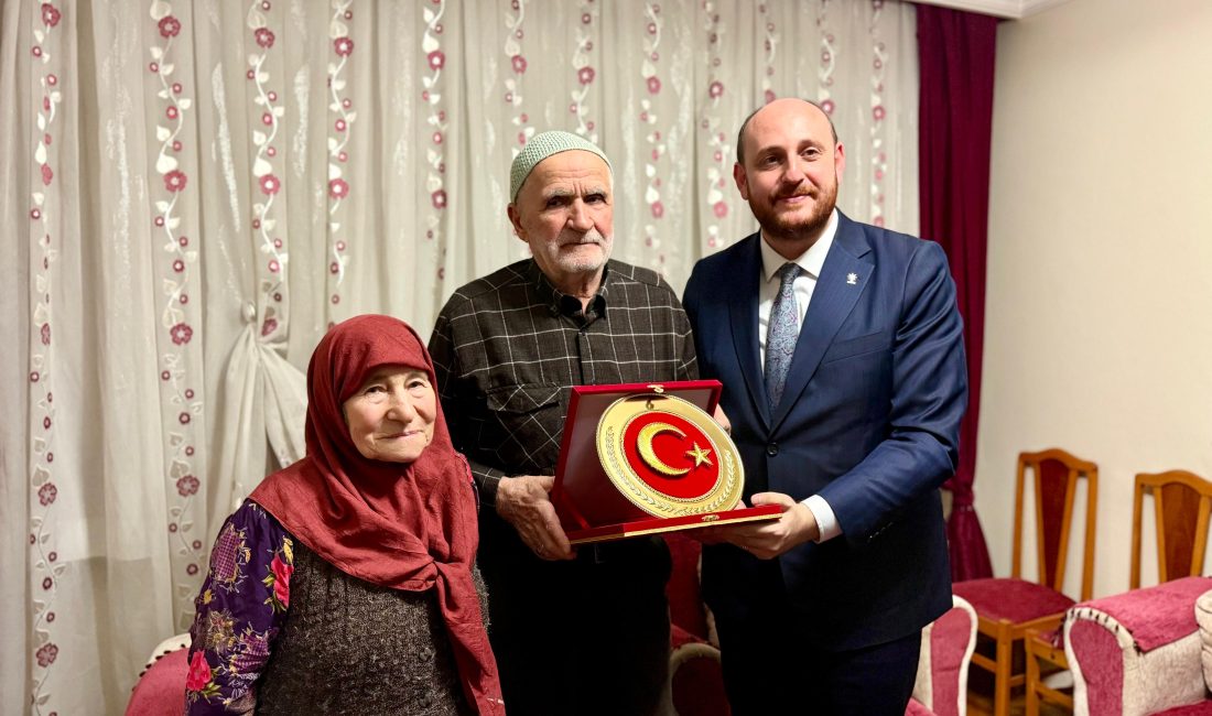 &nbsp; AK Parti Genel Başkan Yardımcısı Ahmet Büyükgümüş, beraberinde AK