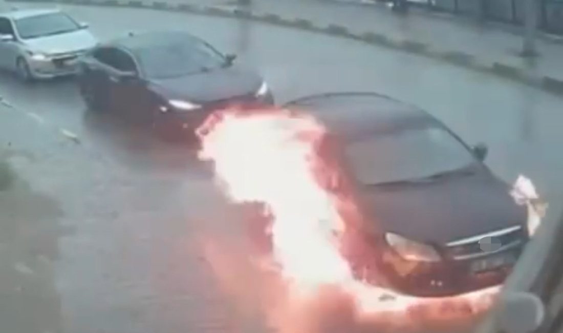 Karabük’ün Safranbolu ilçesinde yangın çıkan otomobil kullanılmaz hale geldi. Kaya