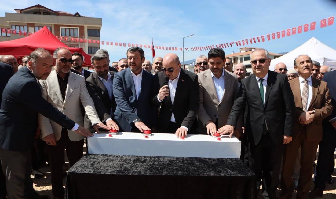 Safranbolu Barış Mahallesi Göztepe mevkiine yapılacak olan caminin temeli düzenlenen