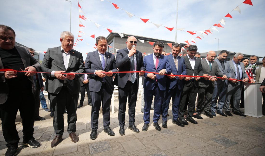 Karabük Safranbolu Galericiler Sitesi açıldı. Safranbolu ilçesindeki Bostanbükü köyünde 103 dükkandan