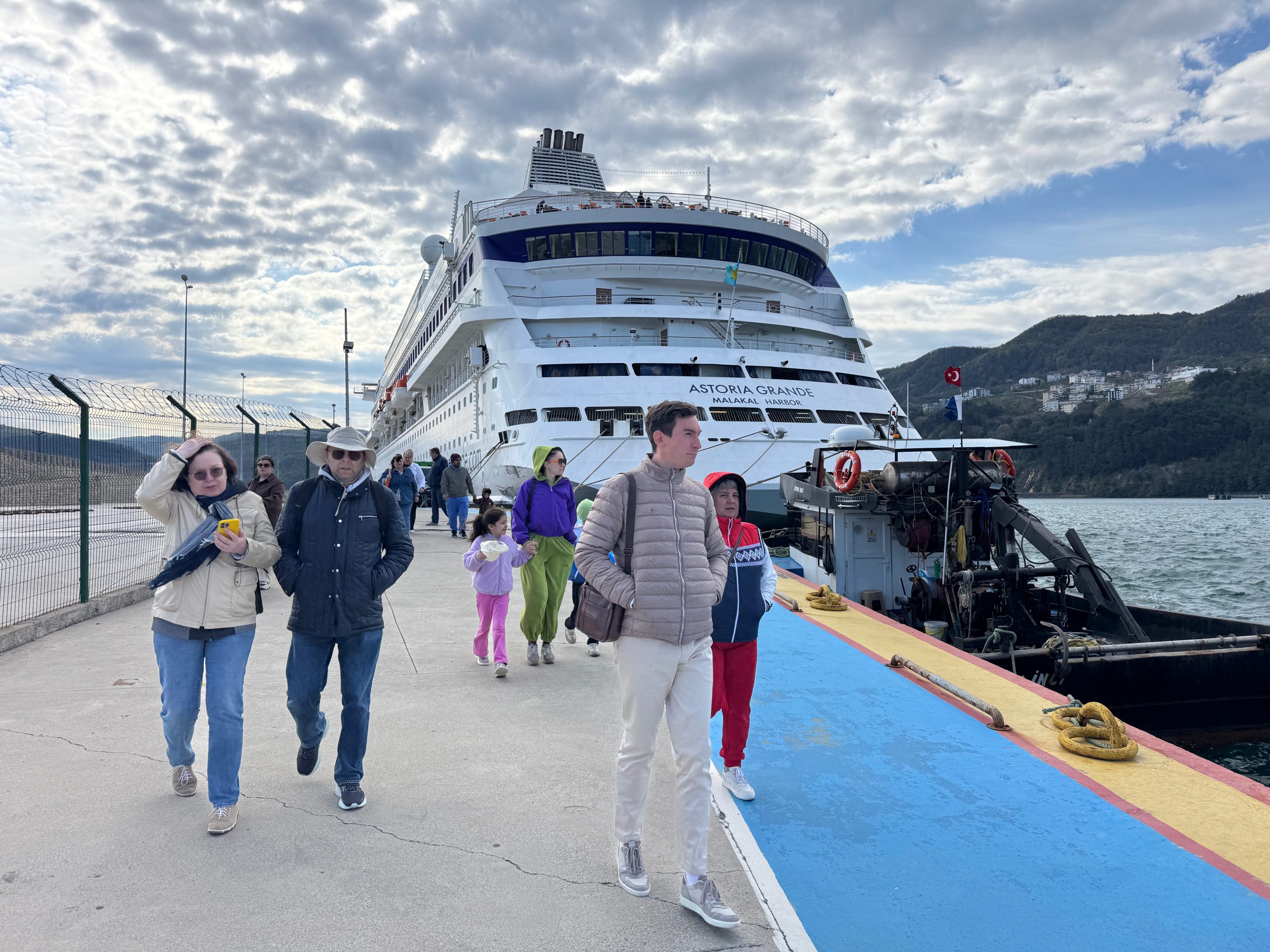 Rusya’nın Soçi kentinden hareket eden “Astoria Grande” adlı kruvaziyer, Amasra