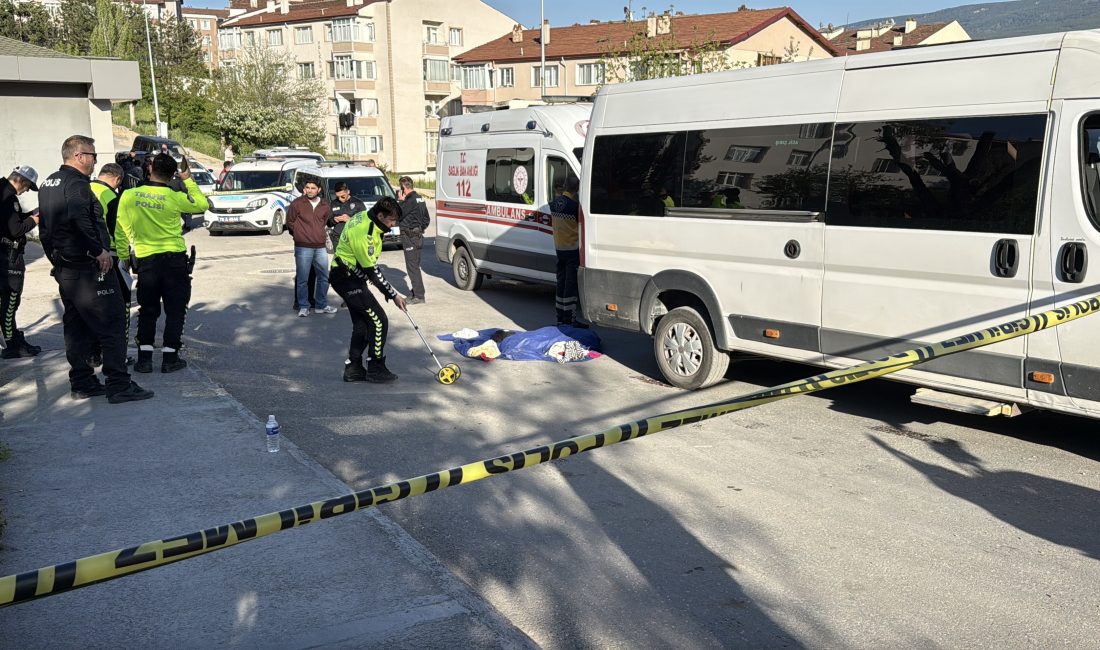 Karabük‘te annesiyle marketten çıktıktan sonra elinden kurtularak yola fırlayan 3