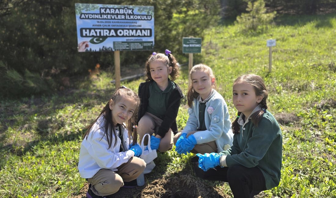 Karabük‘te ilkokul öğrencileri, Kahramanmaraş’taki okul saldırısında hayatını kaybeden öğretmen Ayla