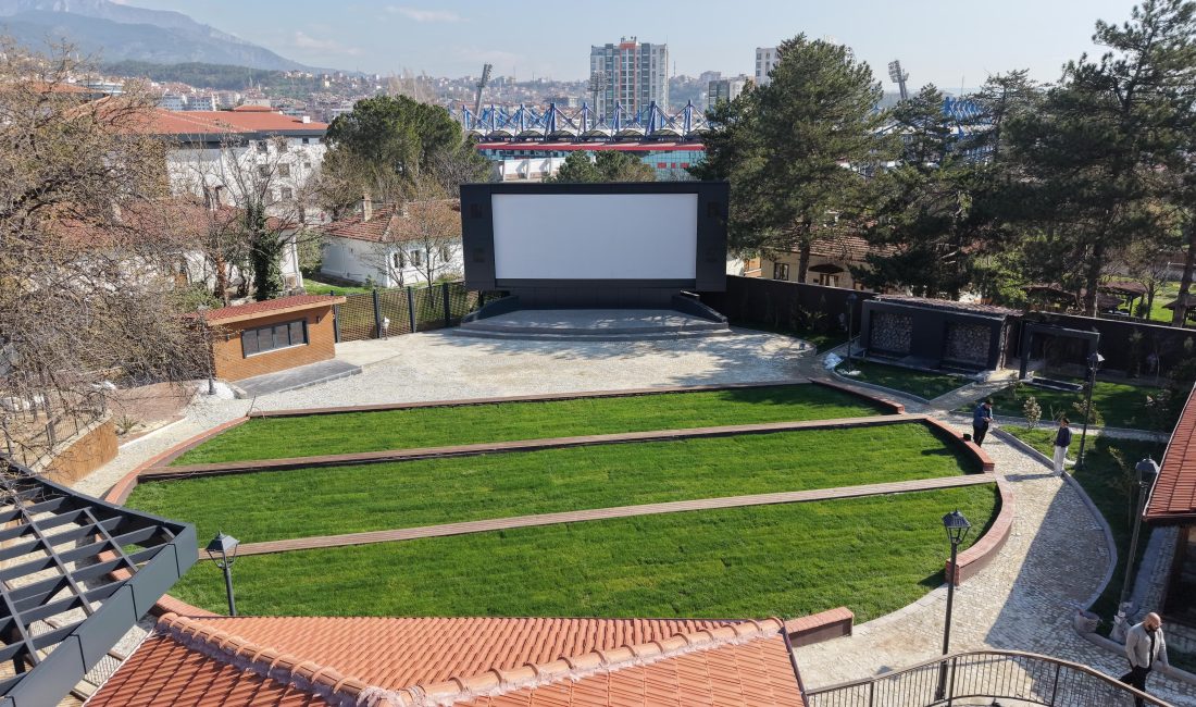 Karabük’te uzun süredir atıl durumda bulunan Yenişehir Açık Hava Sineması,