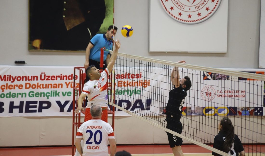 Karabük‘te Gençlik Haftası Kurumlar Arası Voleybol Turnuvası başladı. 19 Mayıs