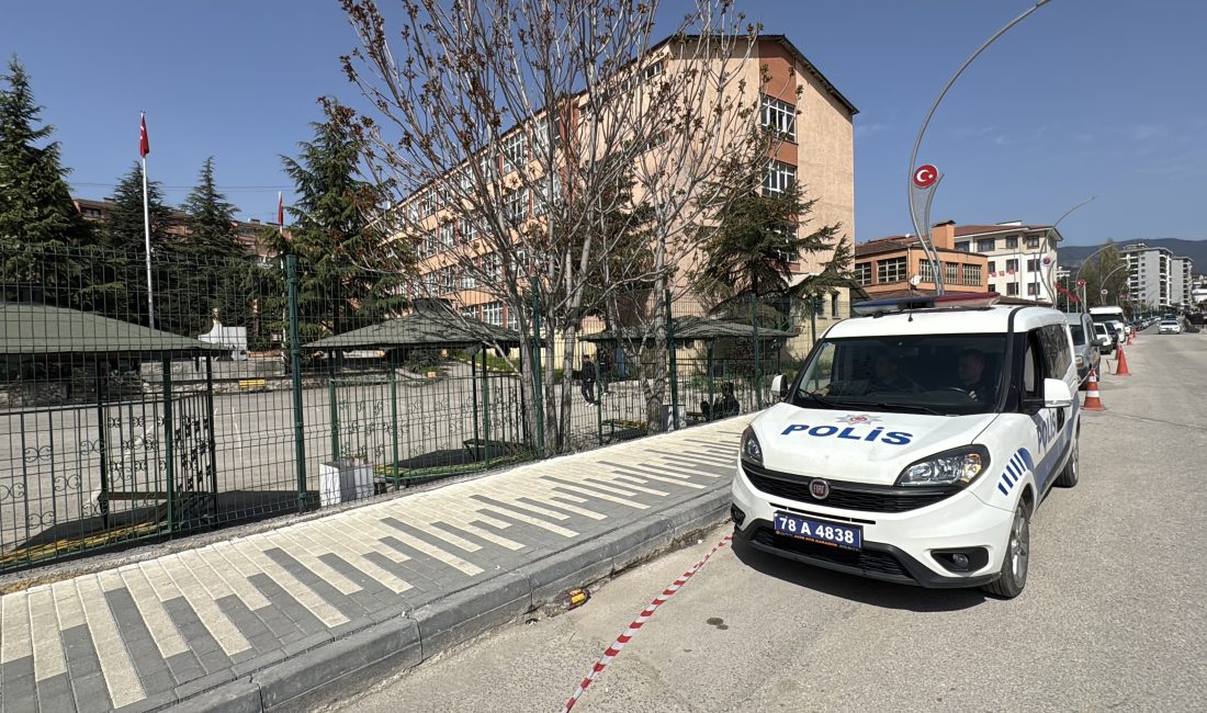 Şanlıurfa ve Kahramanmaraş’taki okul saldırılarının ardından alınan karar doğrultusunda, Karabük‘te de
