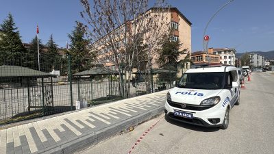 Şanlıurfa ve Kahramanmaraş’taki okul saldırılarının ardından alınan karar doğrultusunda, Karabük‘te de