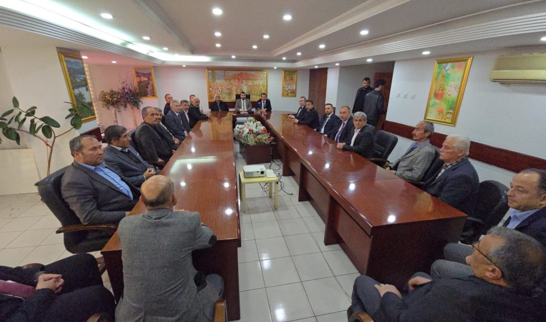 Karabük Ova Dernekler Federasyonu Başkanı Durmuş Eren, yönetim kurulu üyeleri ve