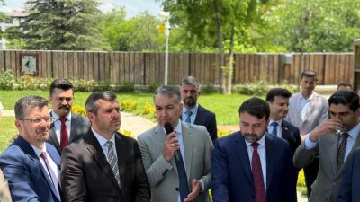 Karabük’te Kurban Bayramı dolayısıyla düzenlenen bayramlaşma töreni yoğun katılımla gerçekleştirildi.