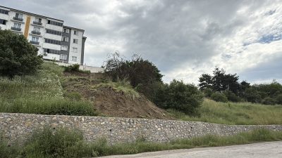 Karabük‘te aralıklarla etkili olan yağışın ardından heyelan oluştu. Bölgede bir