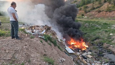 Karabük‘ün Eskipazar ilçesinde çöplük alanda çıkan yangın söndürüldü. Ozanköy köyü