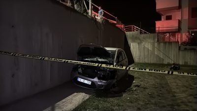 Karabük‘ün Safranbolu ilçesinde apartman bahçesine düşen otomobilin sürücüsü yaralandı. M.A.Ö.