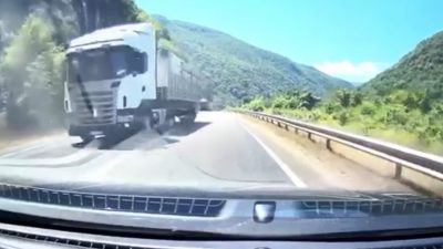 Karabük-Yenice kara yolunda hatalı sollama yaparak trafik güvenliğini tehlikeye düşüren