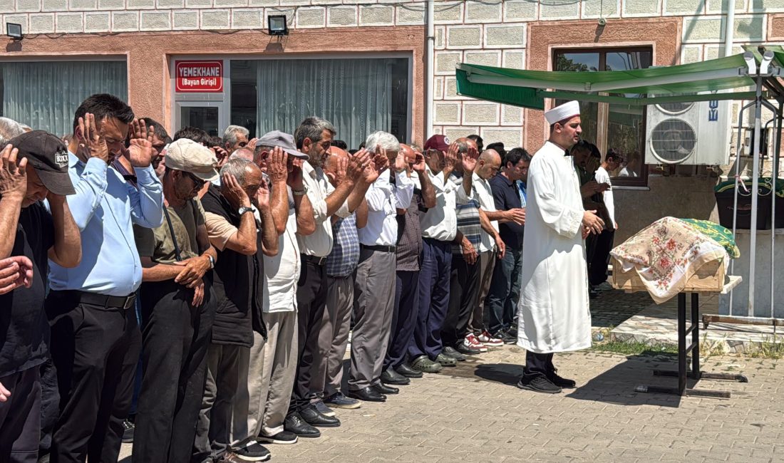 Karabük'ün Safranbolu ilçesinde, içinde bulundukları otomobilin tırla çarpışması sonucu hayatını