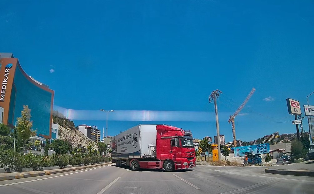 Karabük‘te farklı noktalarda trafik kurallarını ihlal eden sürücüler, araç ve
