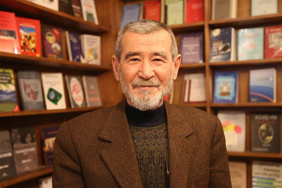 Yazar ve şair Ahmet Telli, Ankara’da 78 yaşında hayatını kaybetti.