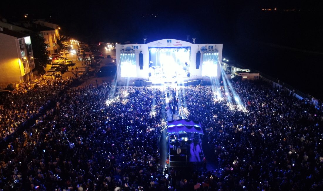 Kastamonu‘nun Taşköprü ilçesinde 6 gündür süren 36. Uluslararası Taşköprü Kültür