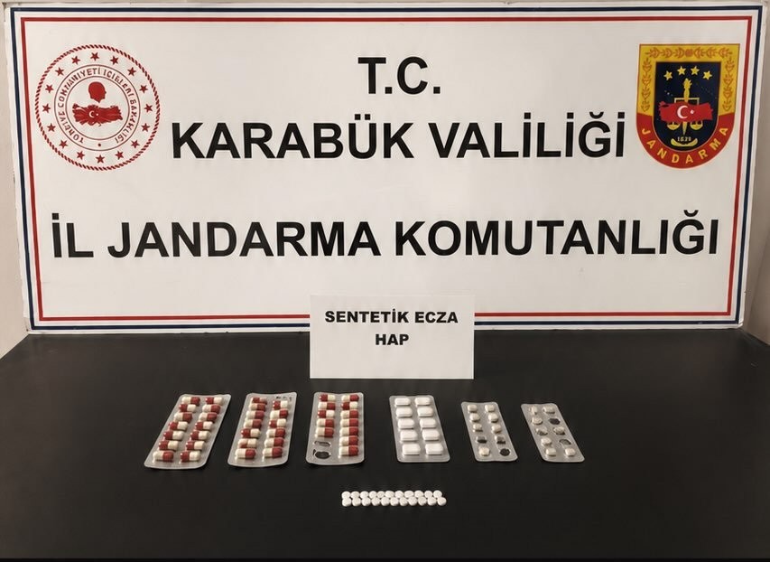 Karabük’te jandarma ekiplerince düzenlenen uyuşturucu operasyonlarında çeşitli miktarlarda uyuşturucu ele
