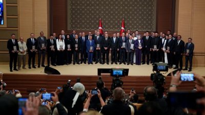 Türkiye Basın Federasyonunun 11. Anadolu Medya Ödülleri törenle sahiplerini buldu.