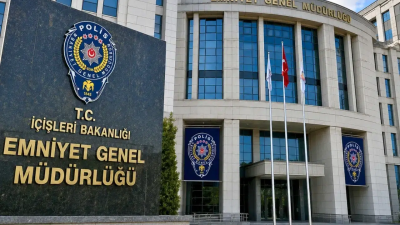 İstanbul merkezli 13 ilde uluslararası uyuşturucu şebekesine yönelik düzenlenen eş