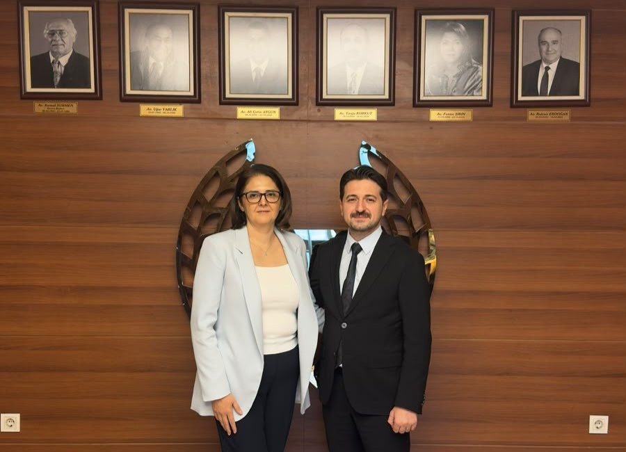  Karabük Barosu Başkanlığına seçilen Av. Sibel Şirin, görevi Emrah